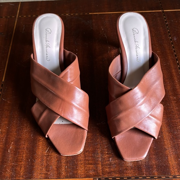 Daniele Ancarani - Spain - Lucite & Leather Slide - 39 / US 9 - EUC w toe nick - Picture 6 of 8